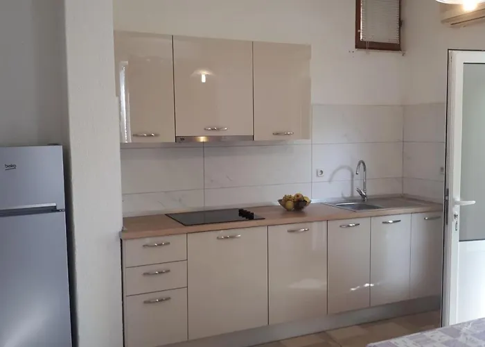 With Parking Space Ivan Dolac, Hvar - 8753 Apartamento *